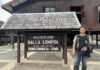 Berkunjung ke Museum Balla Lompoa Penulis di depan Museum Balla Lompoa. (foto: ist/*)
