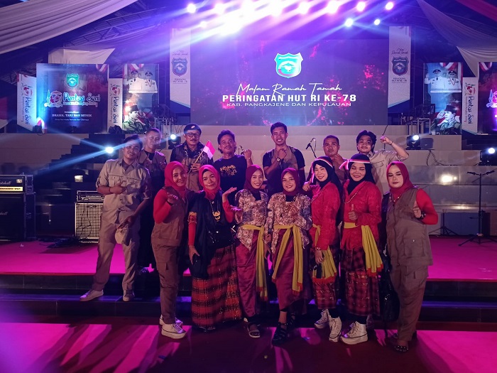 Para Pemain dalam Sendratari Perjuangan Kemerdekaan di Pangkep. (foto: ist/*)