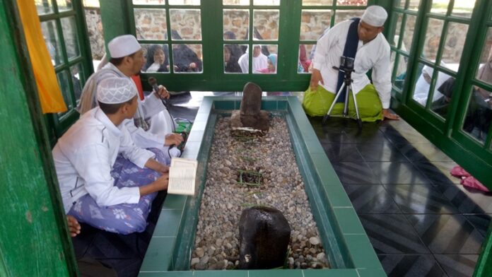 Berziarah ke Makam Dato' Sulaiman Pattimang di Malangke, Luwu Utara. (foto: ist/*)