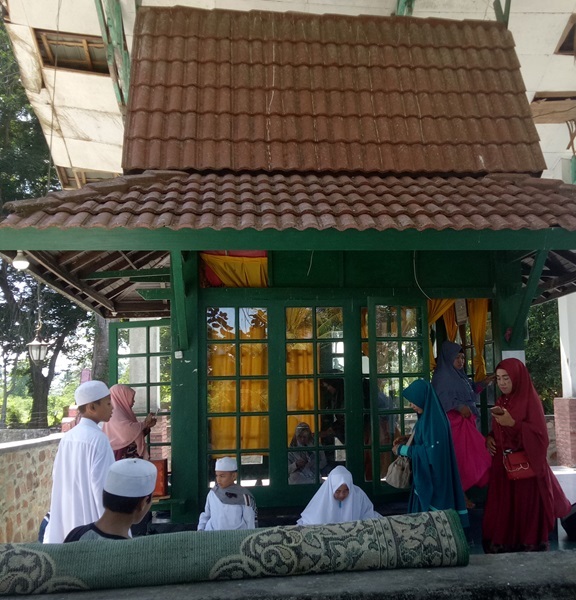 Makam Dato Sulaiman (tampak samping. (foto: mfaridwm/*)