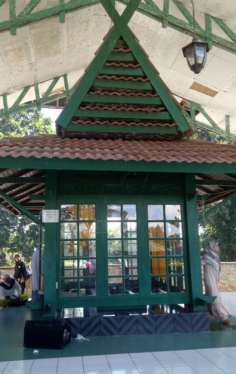 Bangunan atap makam Dato' Sulaiman. (foto: mfaridwm/*)