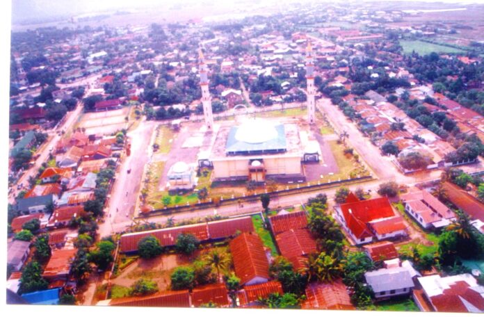 Tampak Atas Masjid Agung Pangkep, 2004 berada dalam lingkup wilayah Kelurahan Tumampua, Pangkajene-Pangkep. (foto: ist/*)