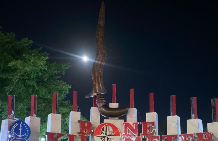 Monumen Kawali di Titik 0 Kilomer Kabupaten Bone. (foto: ist/*)