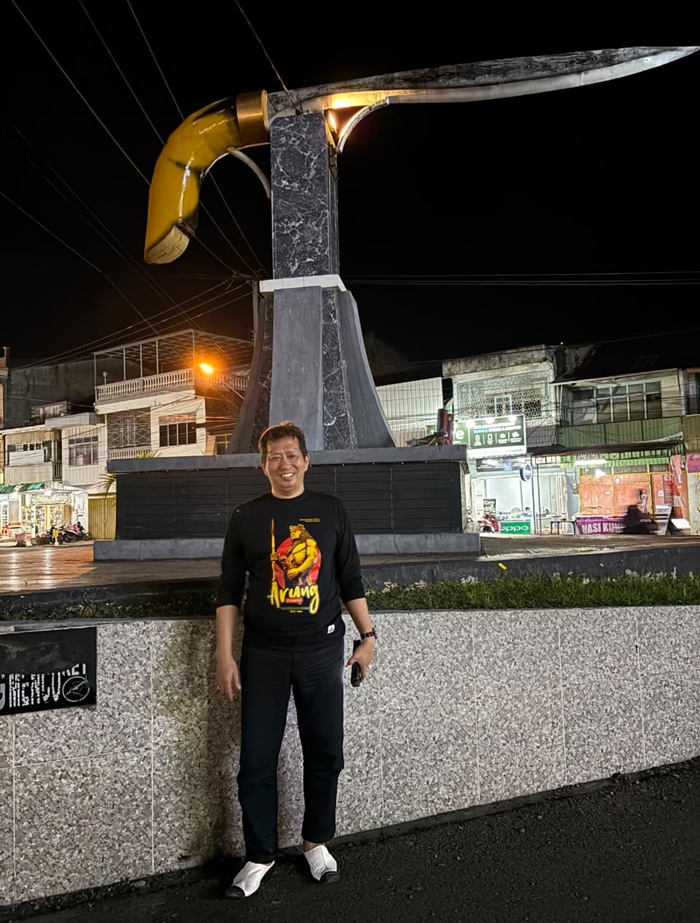 Salah satu bentuk visual Monumen Badik di Kabupaten Bone. (foto: ist/*)